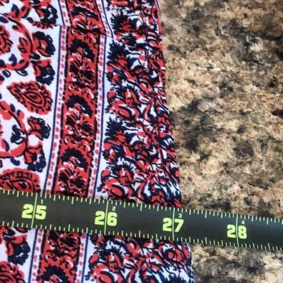 Vintage-Inspired Mileage Sleeveless Red & Blue Patterned Blouse With Keyhole Det - Picture 3 of 15